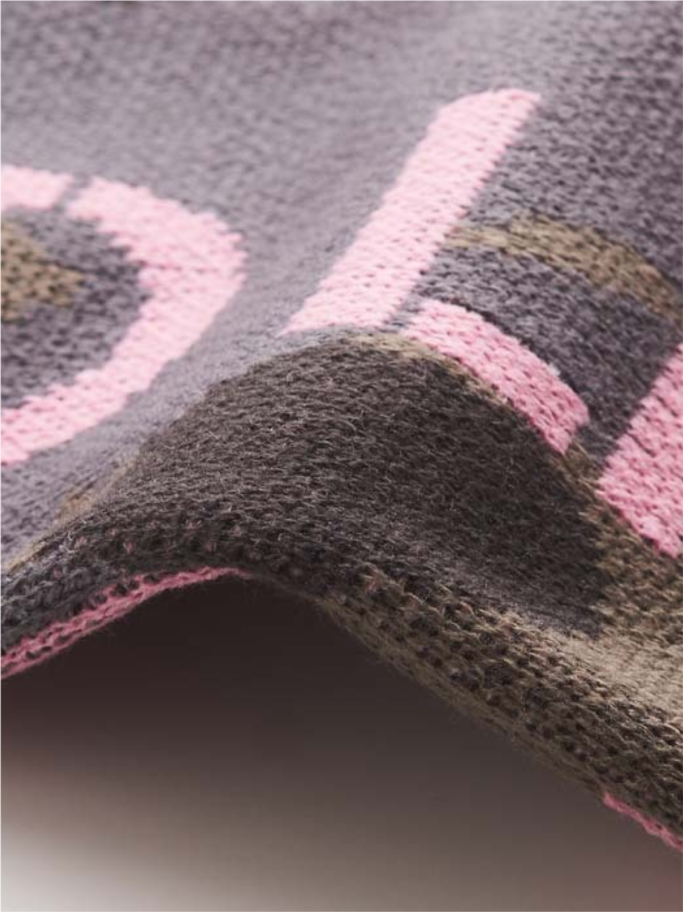 Dvouvrstvá žakárová šála na zakázku