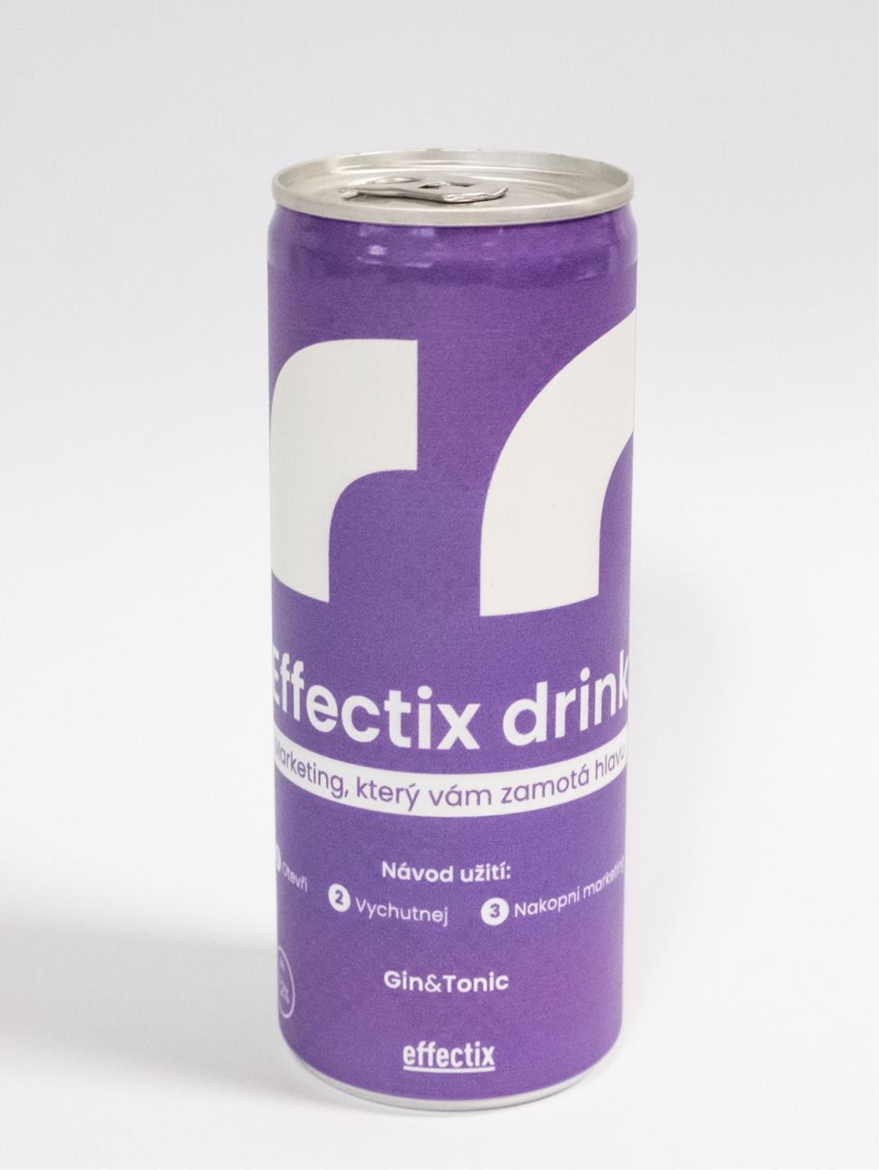 Frizzante Sauvignon v zakázkové plechovce