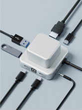 7 v 1 nabíjecí hub z recyklovaného hliníku s fidgetem