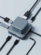 7 v 1 nabíjecí hub z recyklovaného hliníku s fidgetem