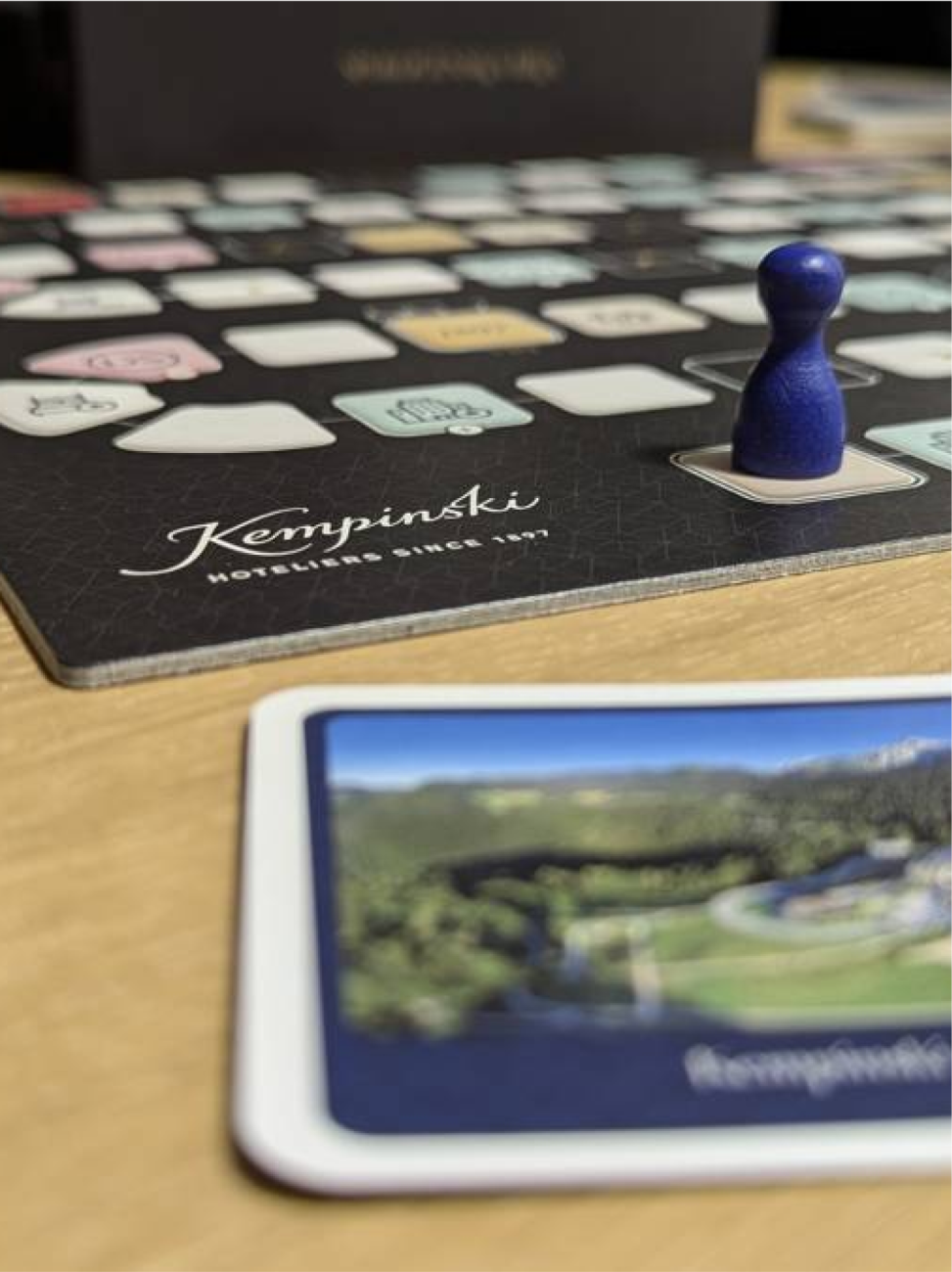 Zakázková karetní hra