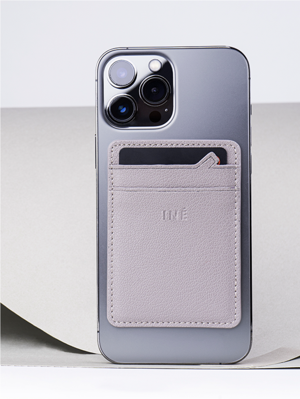 Magnetická peněženka z recyklované kůže