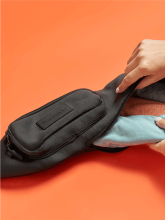 Cestovní polštářek s úložným prostorem