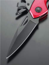 Kapesní nůž s karabinou