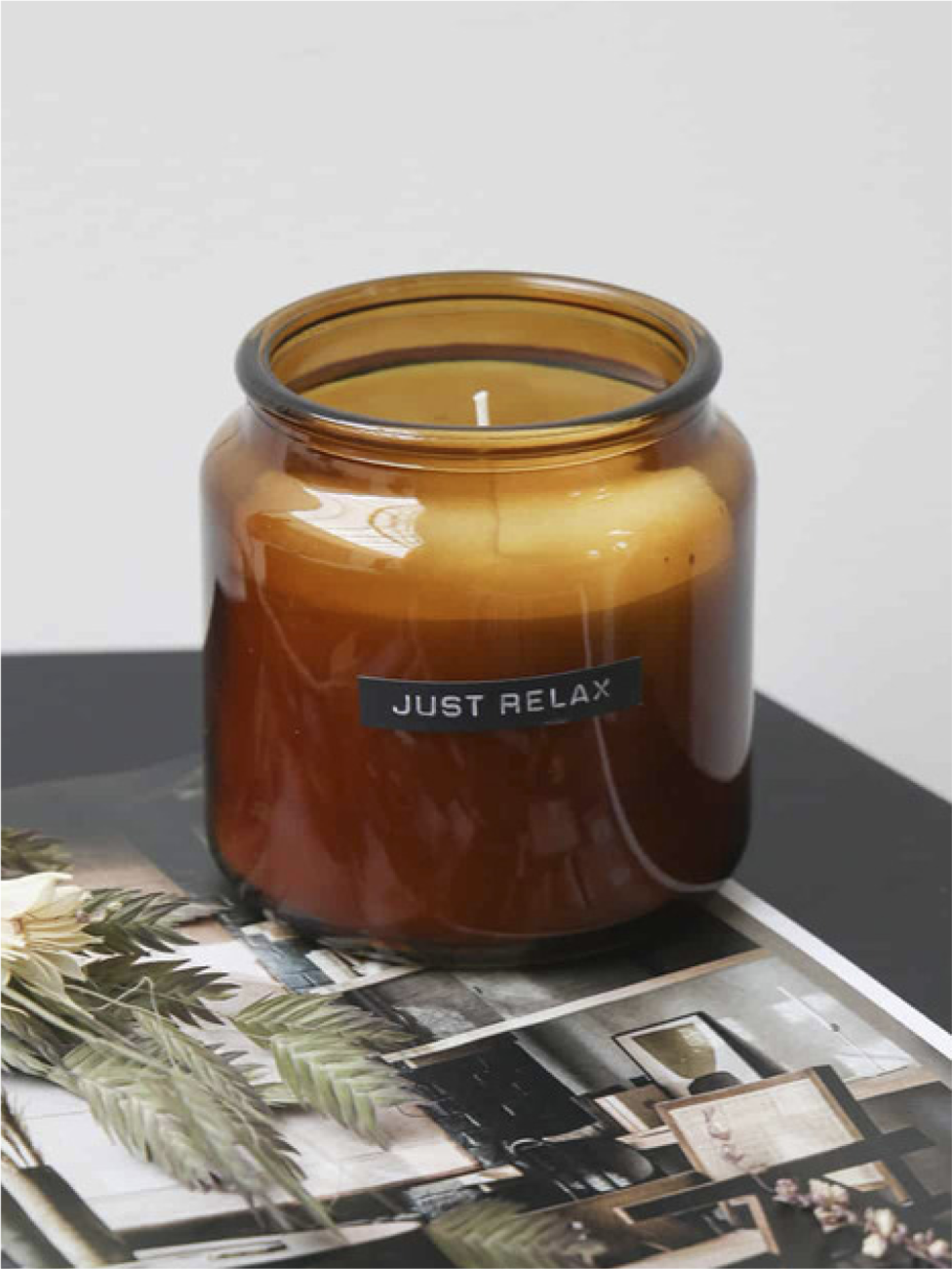 Vonná svíčka s vůní cedrového dřeva