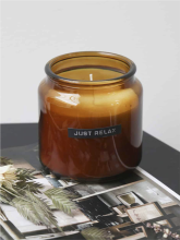 Vonná svíčka s vůní cedrového dřeva