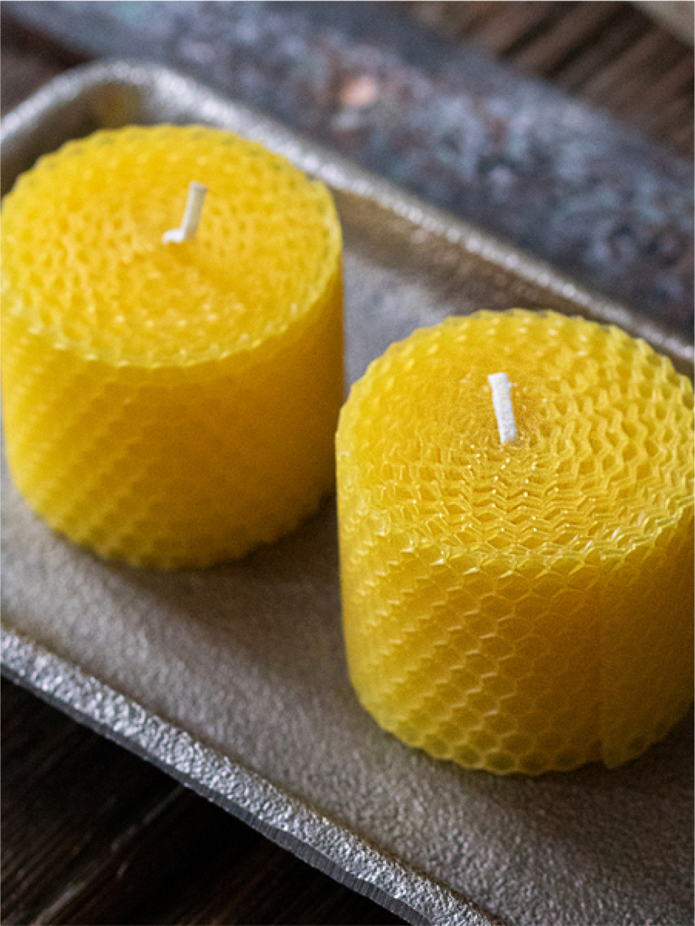 Sada 2 ručně vyrobených svíček